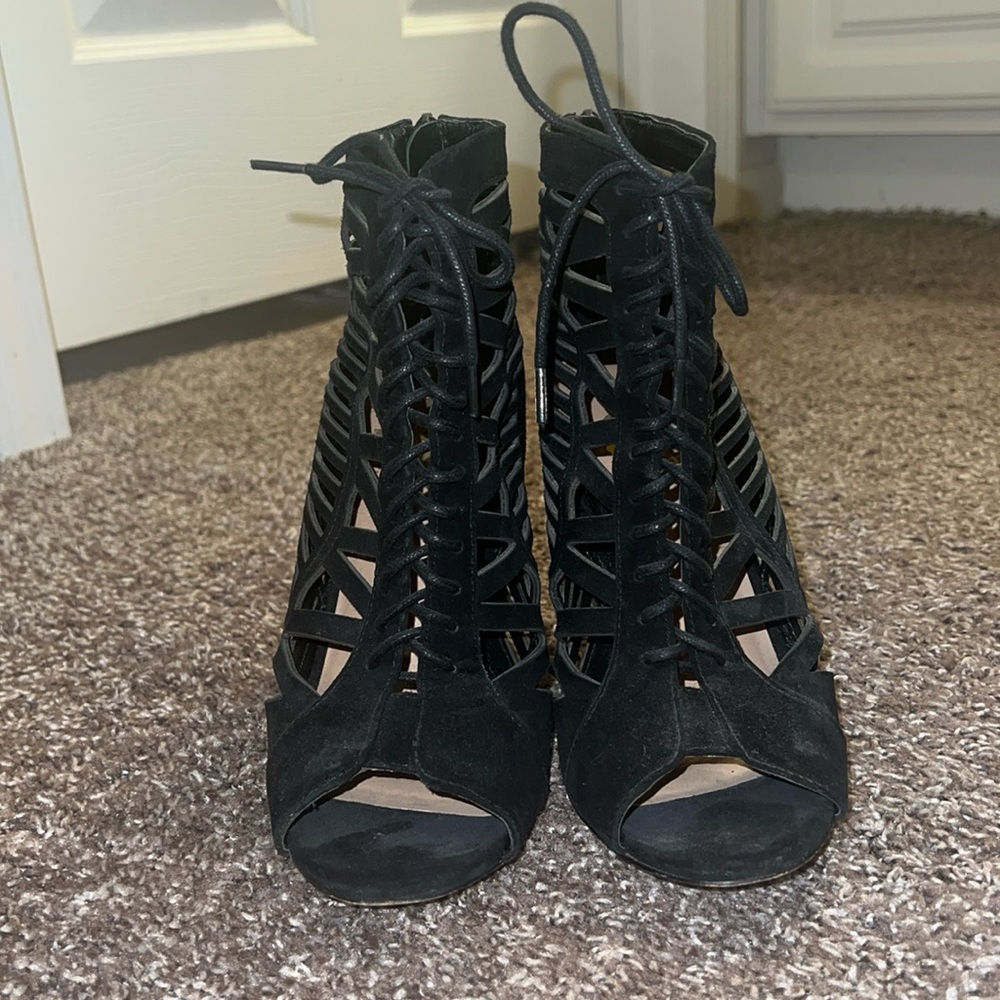 Crown Vintage cutout bootie heels. Size 8